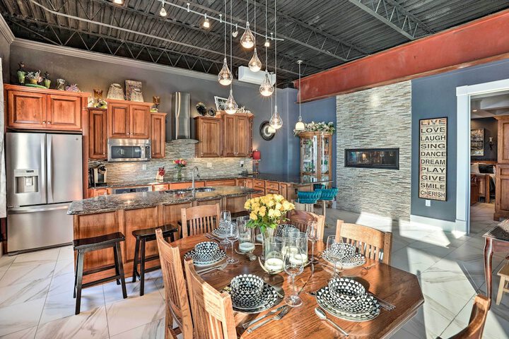 Regal River Retreat in the Heart of Yankton!