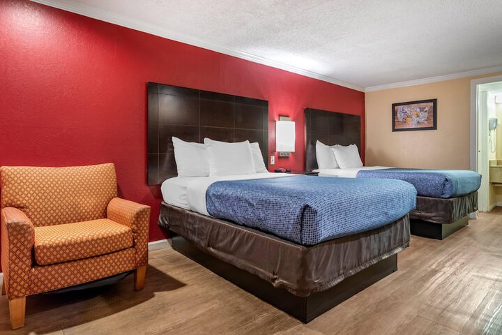 Econo Lodge Oxford near Choccolocco Park