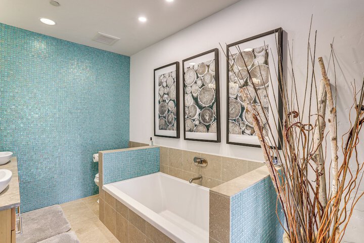 Near Trail: Dtwn Eagle Ranch Condo w / Balcony
