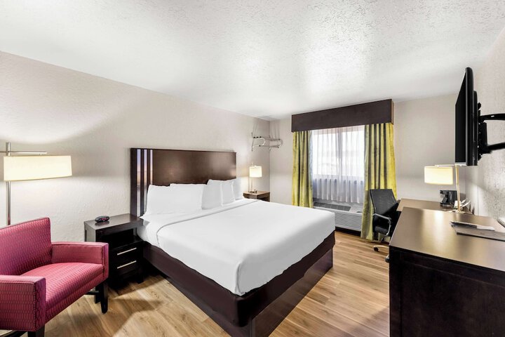 Room 14 of 42