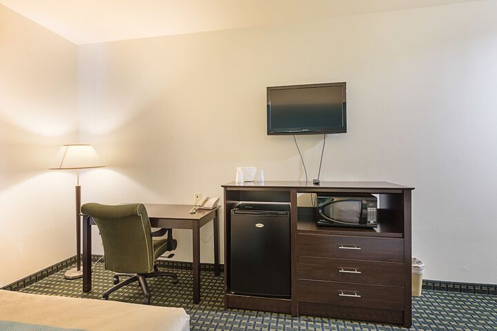 Room 16 of 32
