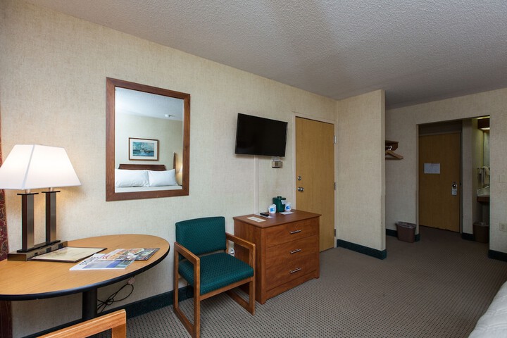 Room 28 of 77