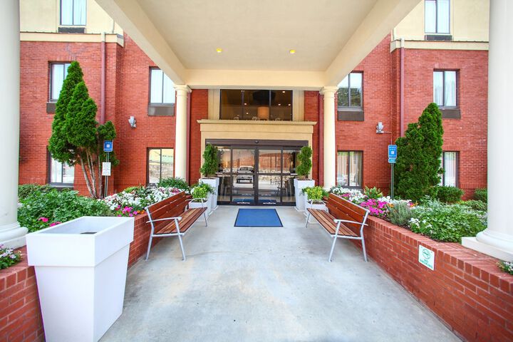 Hotel 7 of 81