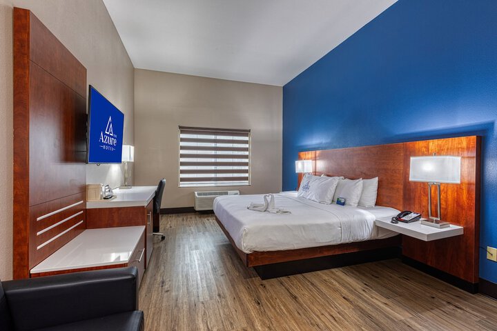 Room 44 of 170