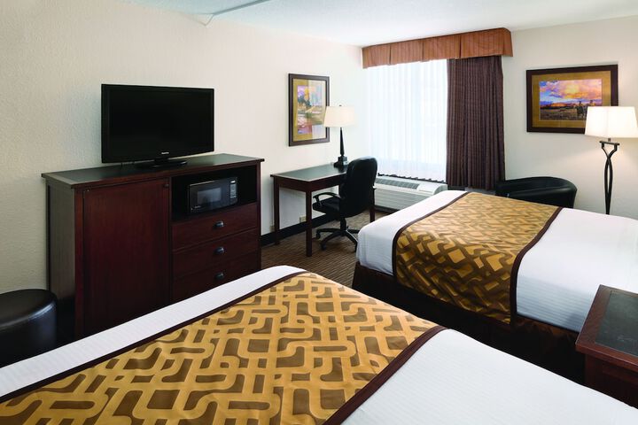 Room 13 of 32