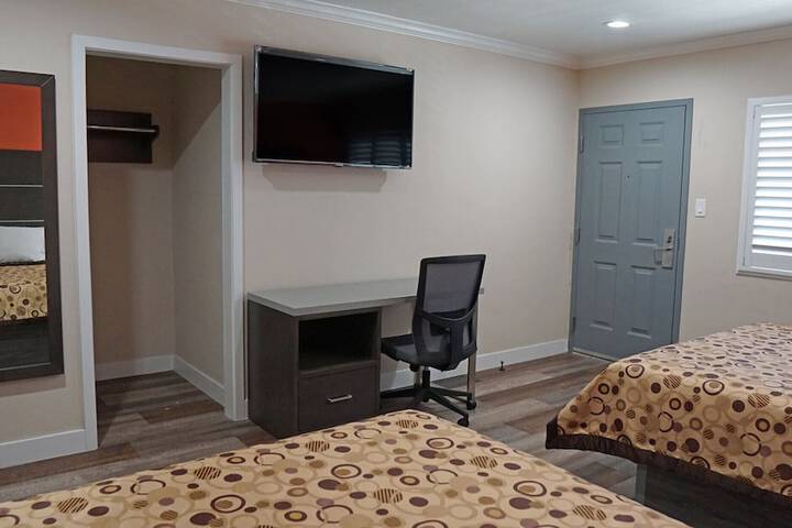 Room 16 of 35