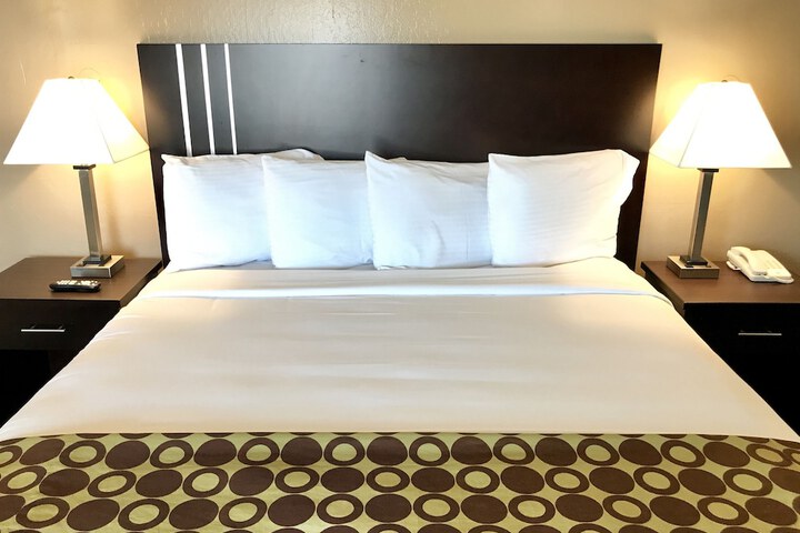 Room 25 of 29