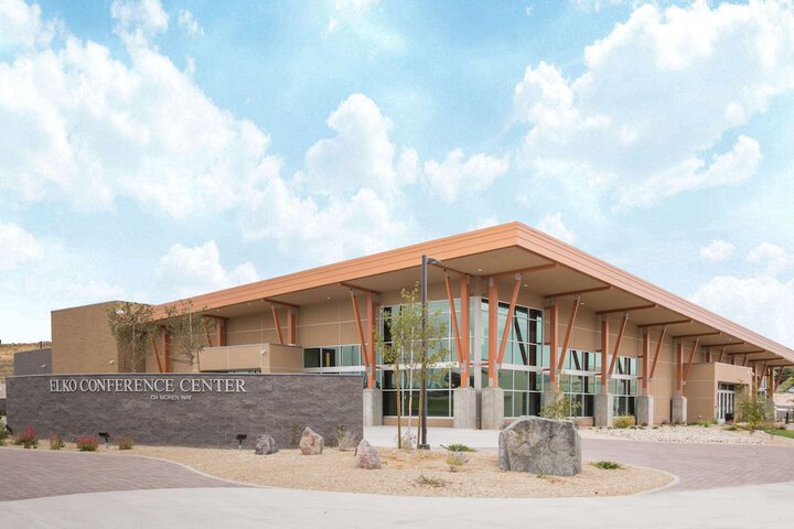 Business Center 15 of 16