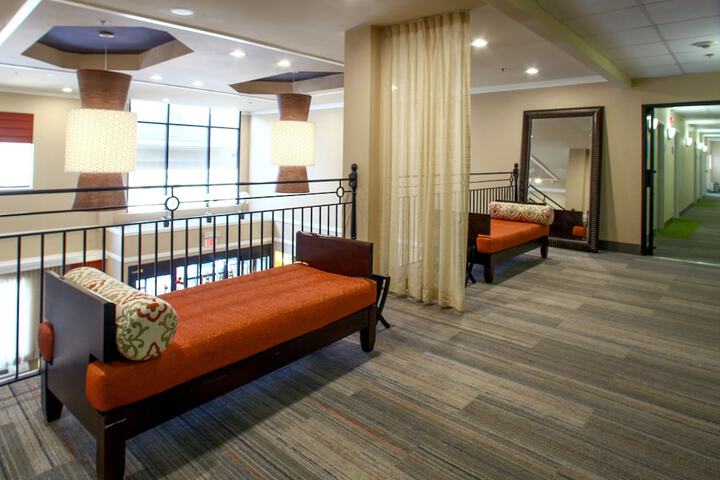 Hotel 5 of 81