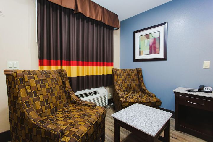 Room 33 of 51