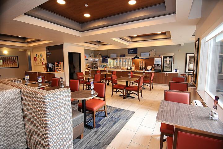 Holiday Inn Express & Suites Ashland by IHG