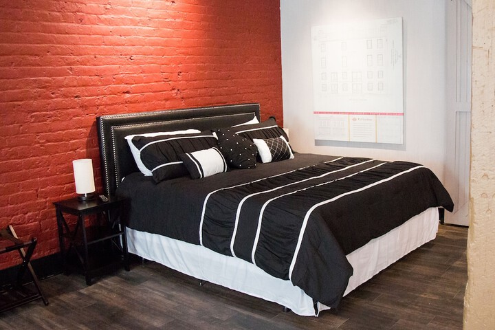 Room 34 of 37