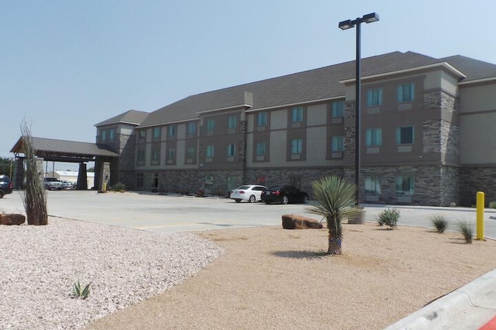 Hotel 7 of 53