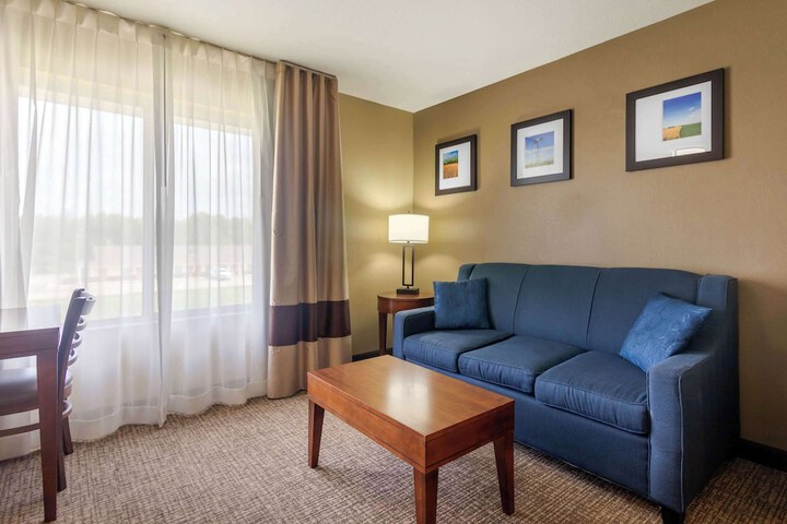 Comfort Inn & Suites Pittsburg KS