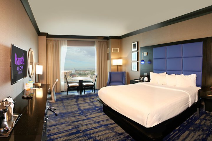 Room 10 of 30