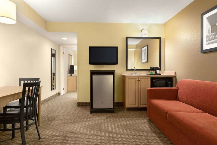 Room 14 of 23