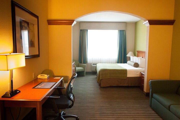 Room 8 of 13