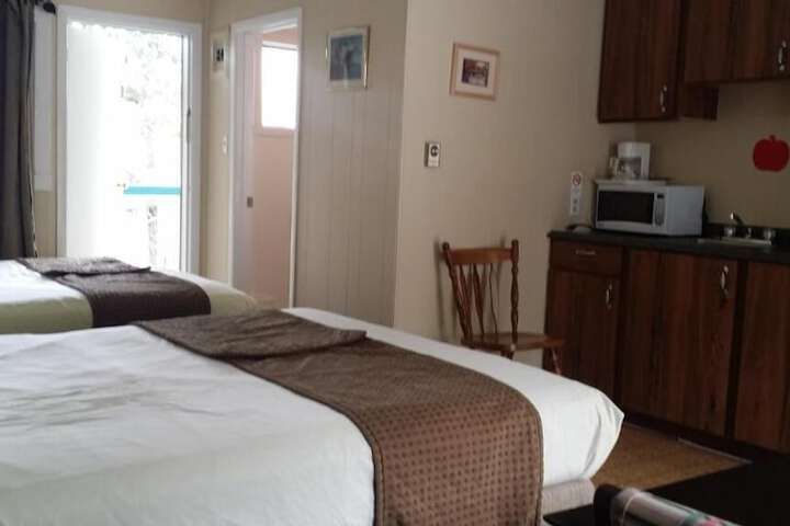 Apple Tree Inn