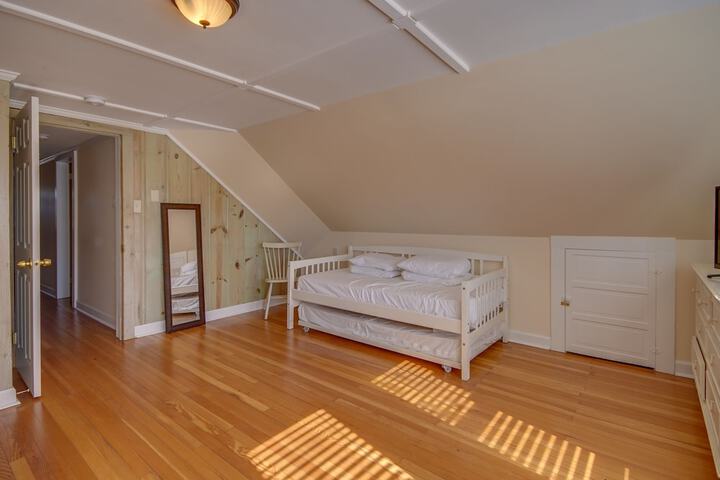 Room 127 of 167