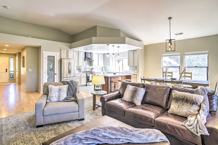 Charming Chester Home w / Furnished Porch!