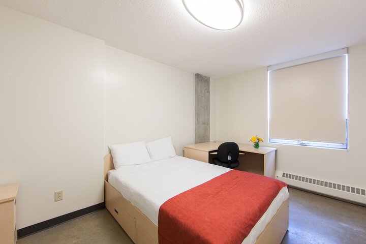 Room 42 of 80