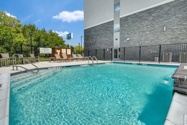 Pool 15 of 52