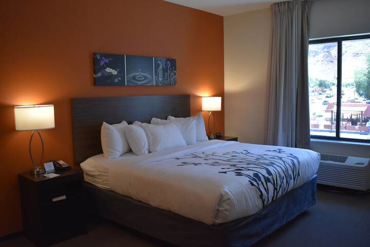 Room 16 of 46