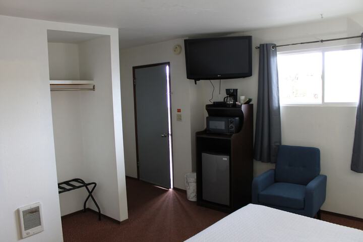 Room 16 of 36