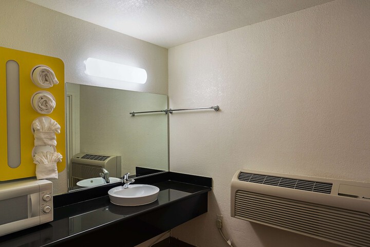 Room 15 of 27