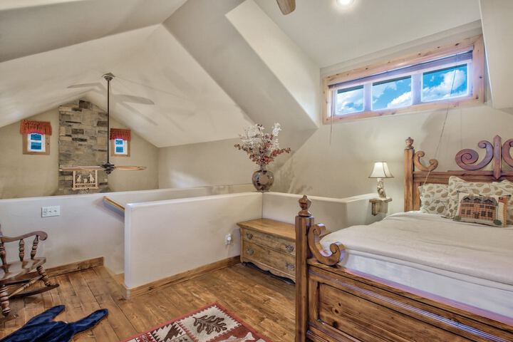 Mountain Getaway Cabinhot Tub & Pool Table4bd