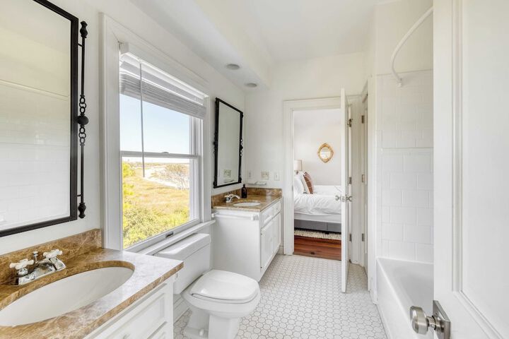 Haven by Avantstay Luxury Beachfront Home w / Pool & Gorgeous Patios