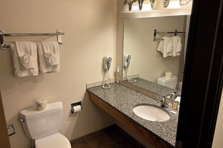 Room 26 of 38