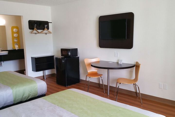 Room 14 of 17