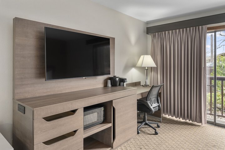 Sandpoint Hotel & Suites Downtown