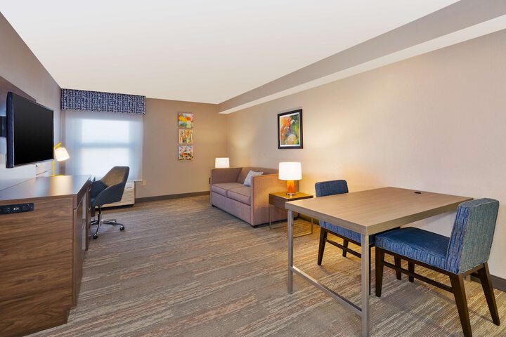 Room 10 of 24