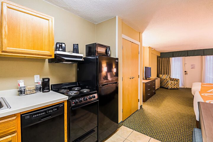 Room 40 of 77