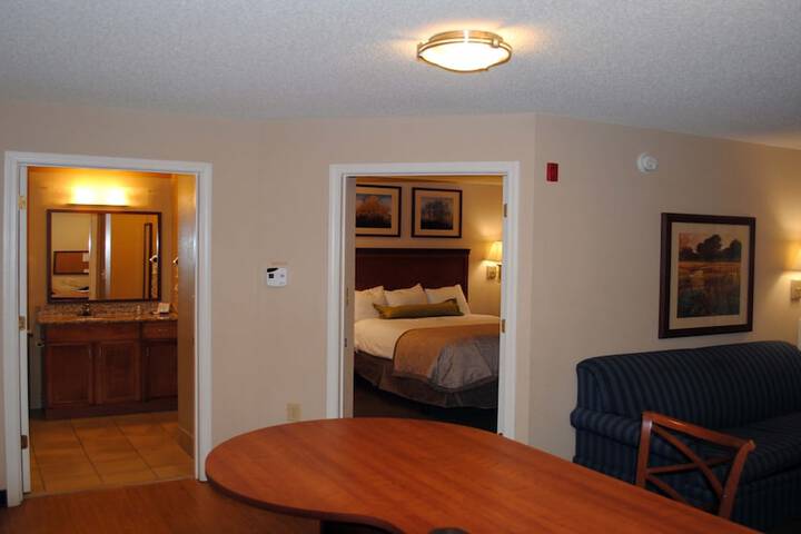 Room 28 of 44