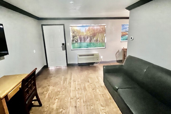 Room 16 of 29