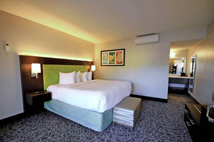 El Sendero Inn an Ascend Collection Hotel