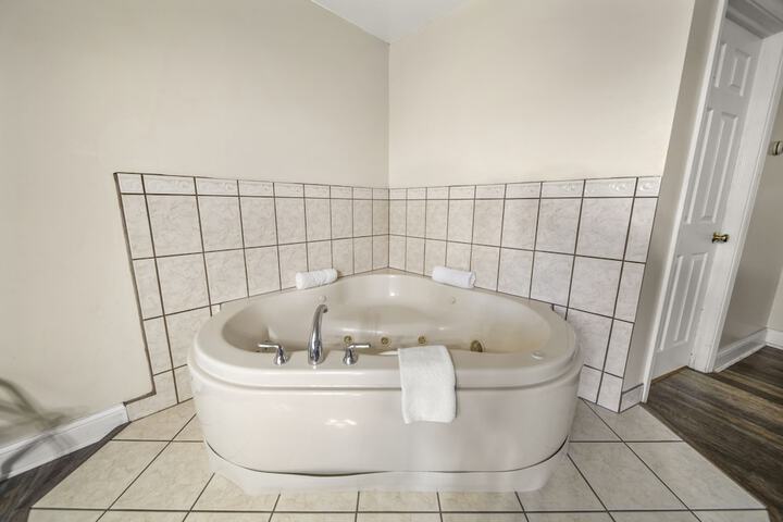 Hot Tub 59 of 59