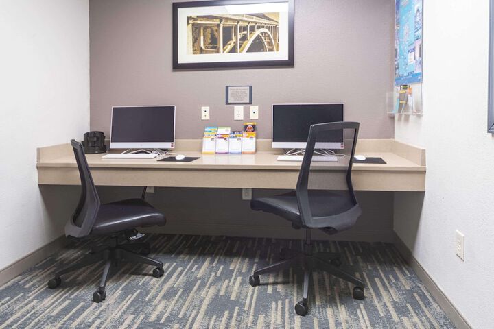 Business Center 46 of 47