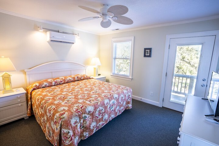 Ocracoke Harbor Inn