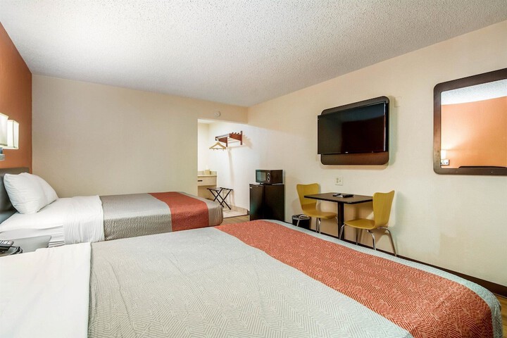 Motel 6 Winnie TX