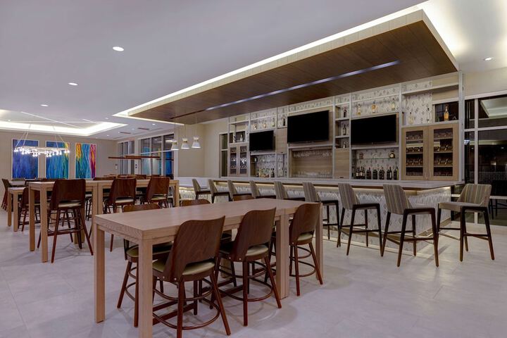 Lounge 61 of 72