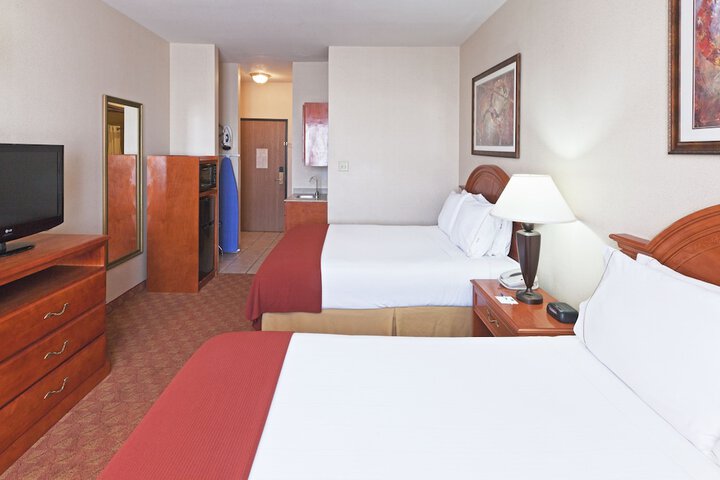 Holiday Inn Express & Suites by IHG