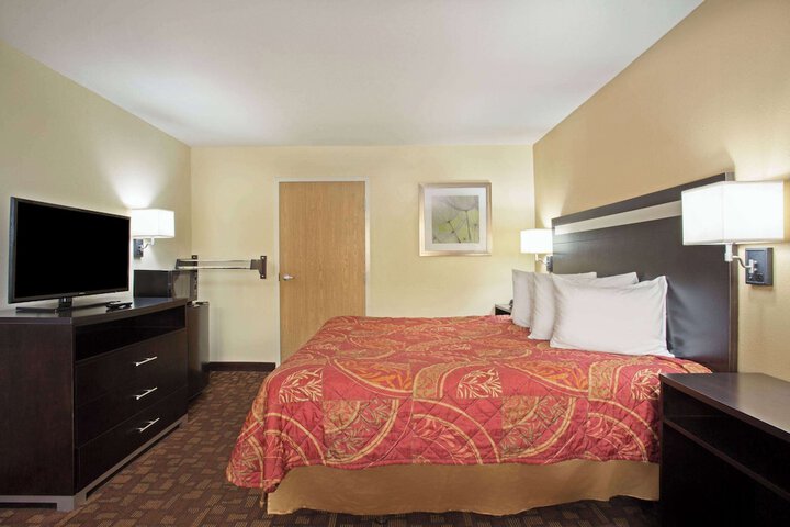 Room 17 of 26