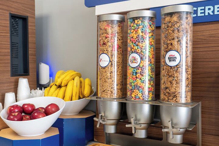 Holiday Inn Express Hotel & Suites ANDERSON NORTH by IHG