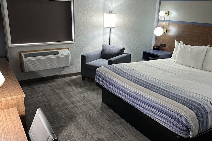 Room 43 of 72