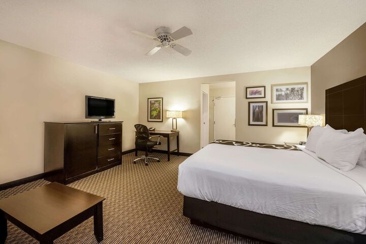 Room 22 of 42