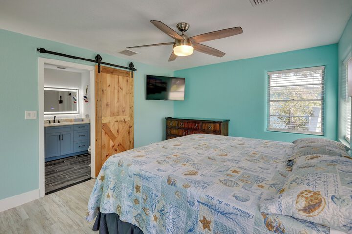 Riverfront Port Orange Home w / Dock & Slip!